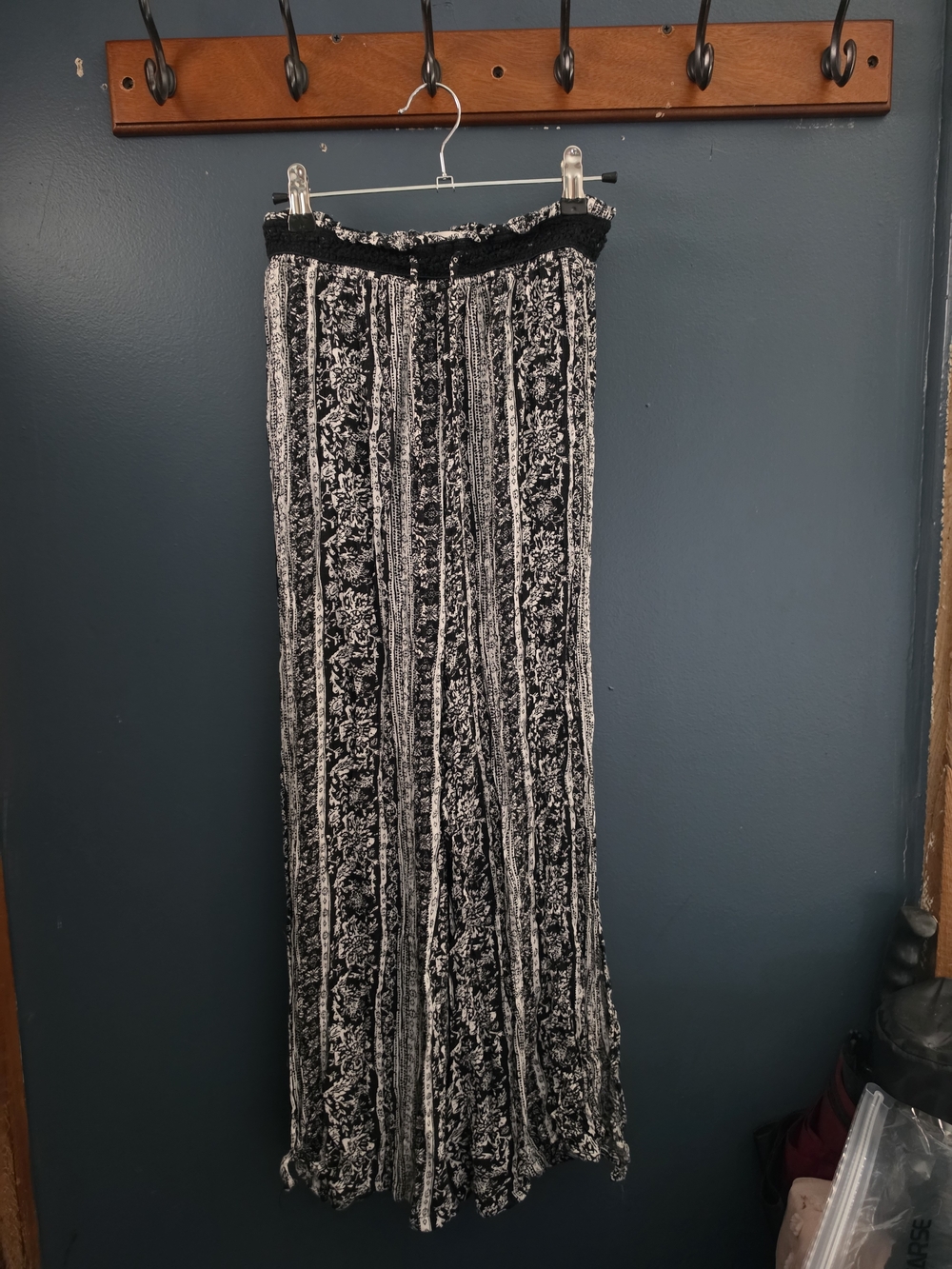 Mudd Black and White Printed Maxi Pants